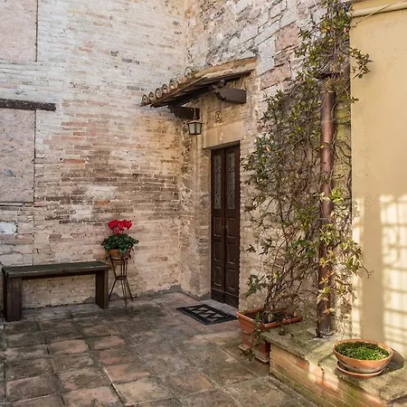 La Petite Maison